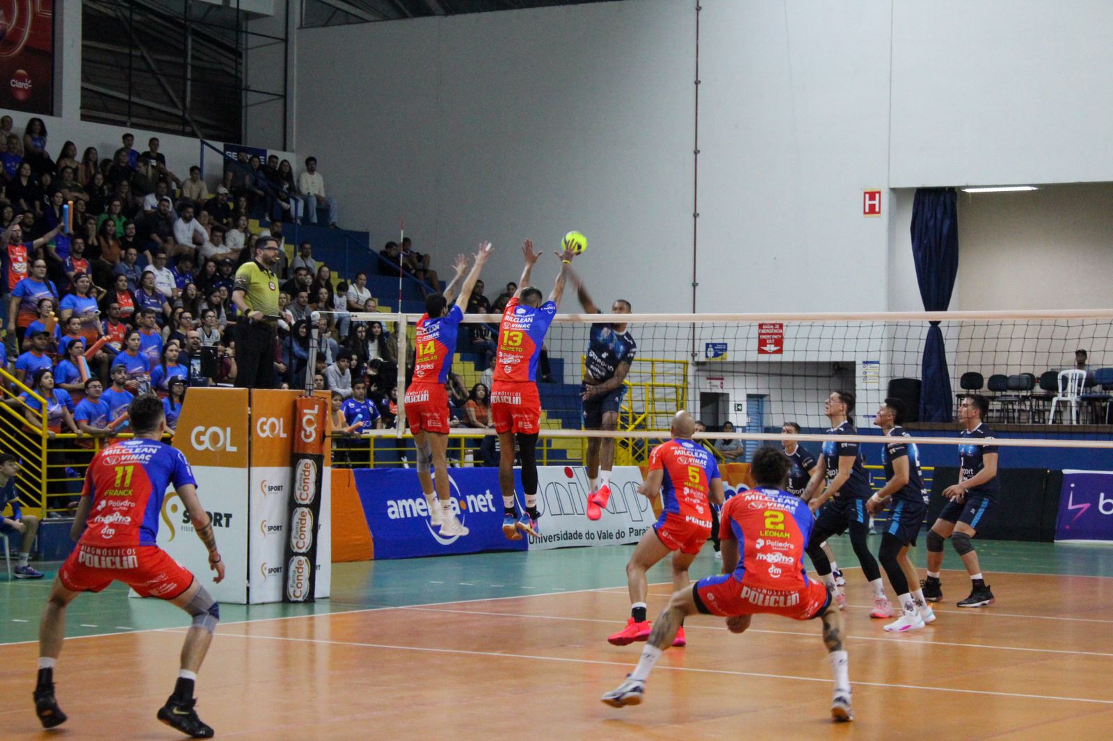 Farma Conde Vôlei São José é superado pelo Suzano Vôlei no tie-break