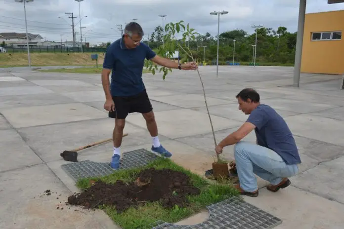 Plantio de Árvores Parque Ribeirão Vermelho-Urbanova
