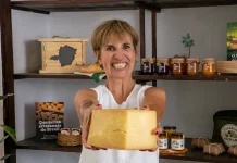 Especial Mês das Mulheres: Carla Serrano transforma paixão por queijos artesanais em experiência de curadoria