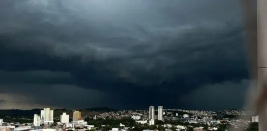 Vale do Paraíba entra em alerta para chuva intensa nesta terça-feira (26) Chuva Vale do Paraíba/ São José dos Campos