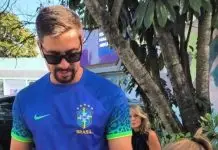 Morador do Urbanova coleciona álbuns da Copa há três décadas e transforma hábito em legado familiar