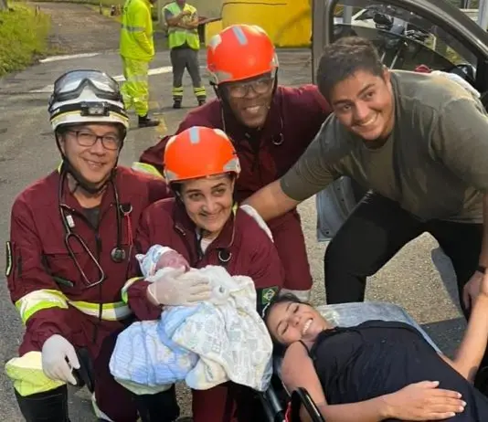 Equipe médica realiza parto de emergência em base da Rio-Santos e bebê nasce saudável em Ubatuba Equipe médica Rio-Santos