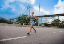Atleta se prepara para maratona na Noruega