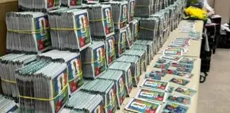 Como identificar figurinhas falsas da Copa? Apreensão de 200 mil cromos no RJ traz alerta para colecionadores Figurinhas falsas