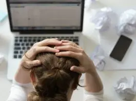 Nova regra trabalhista passa a incluir saúde mental na fiscalização das empresas a partir desta terça-feira (26) Saúde mental