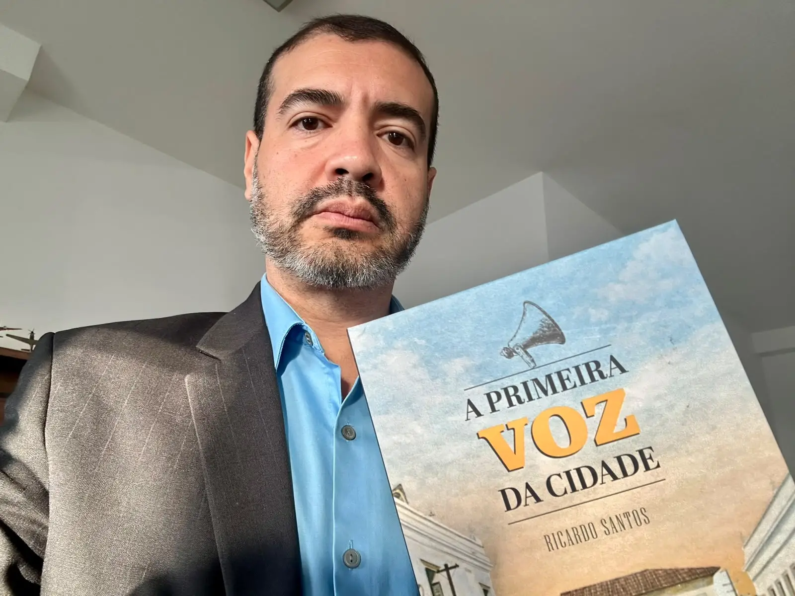 Livro A Primeira Voz da Cidade Livro A Primeira Voz da Cidade