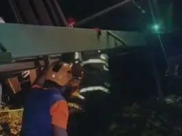 Homem é resgatado após acidente com bondinho residencial em área de difícil acesso de Ilhabela Homem resgatado em Ilhabela