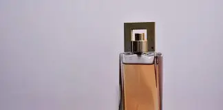 Anvisa proíbe venda de perfumes, shampoos e alisantes irregulares; veja a lista