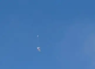 Mais um balão é flagrado na região do Urbanova na manhã desta quarta (19) Balão sobrevoa o Urbanova