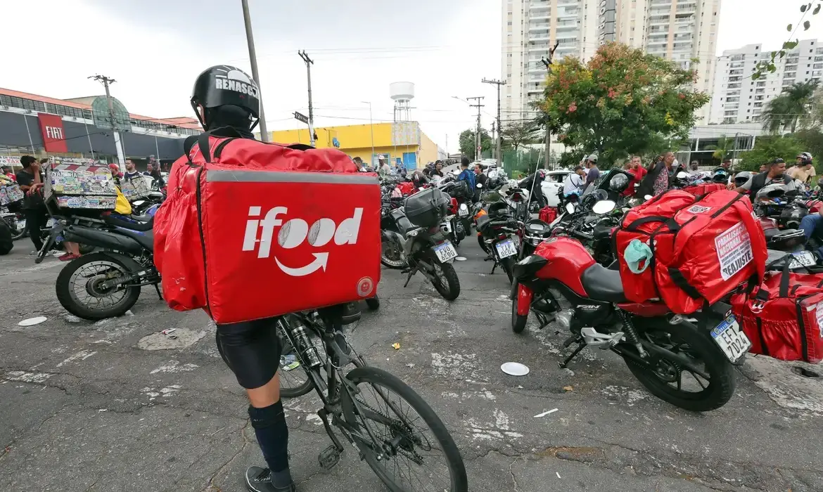 Anvisa libera venda de medicamentos por plataformas como iFood e Rappi Anvisa libera venda de medicamentos por plataformas como iFood e Rappi
