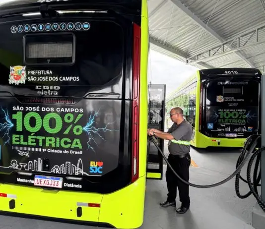 Estação de carregamento de ônibus elétricos