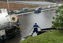 Chuva forte alaga Anel Viário, provoca acidente e afeta trânsito em São José
