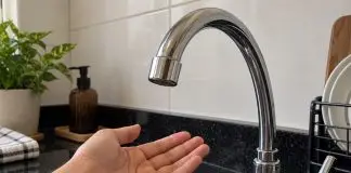 Moradores do Urbanova enfrentam quase 48 horas sem água; Sabesp prevê normalização na quinta (17) Torneira