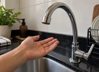 Moradores do Urbanova enfrentam quase 48 horas sem água; Sabesp prevê normalização na quinta (17) Torneira