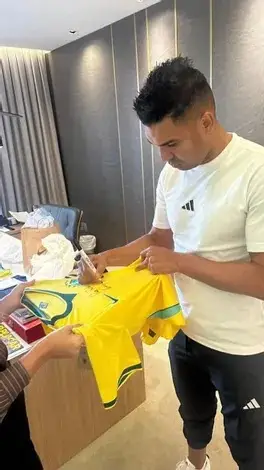 Casemiro Camisa autografada | Leilão em prol do Hospital GACC Vale Casemiro Camisa autografada | Leilão em prol do Hospital GACC Vale