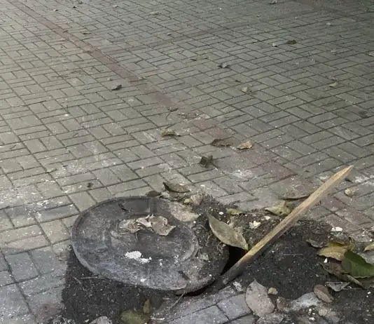 Bueiro danificado há quase uma semana preocupa pedestres no Urbanova; moradores cobram reparo
