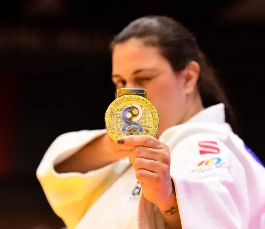 Moradora do Urbanova, Ana Paula Parpinelli conquista tricampeonato mundial de judô em Sarajevo