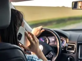 Celular ao volante