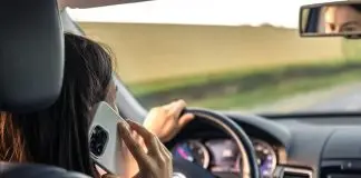 Celular ao volante pode render até sete pontos na CNH; veja as penalidades Celular ao volante