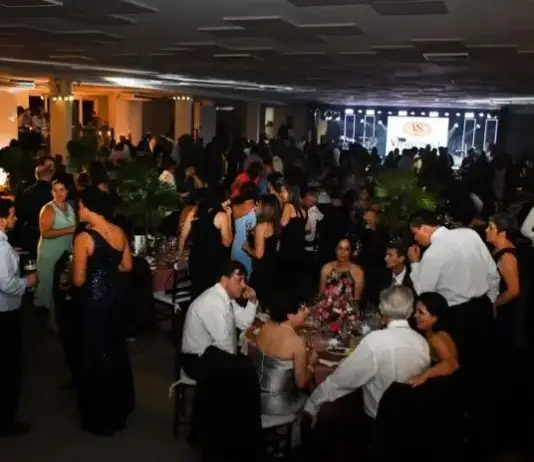 Baile da Paróquia Santo Agostinho terá open bar, open food e show de Priscilla Coutto nesta sexta (25); restam poucos ingressos Baile da Paróquia Santo Agostinho