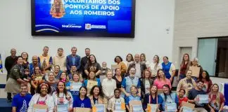 Voluntários que acolheram romeiros na Dutra são homenageados pela Câmara de São José