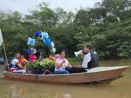 Procissão fluvial reúne barcos e fiéis no Urbanova no Dia de Nossa Senhora Aparecida Procissão Fluvial