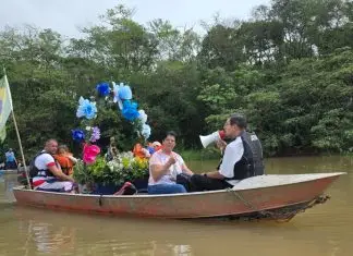 Procissão fluvial reúne barcos e fiéis no Urbanova no Dia de Nossa Senhora Aparecida Procissão Fluvial