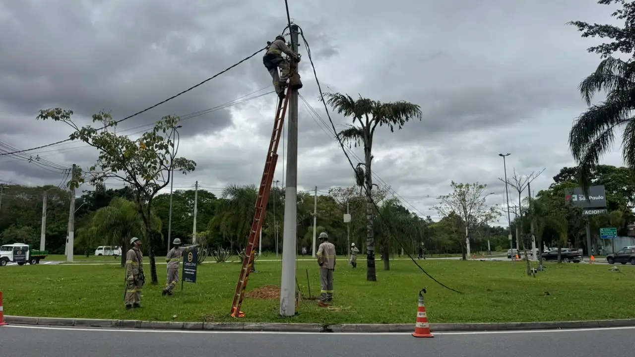 EDP retira postes da Praça Fukuoka