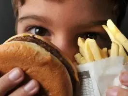 Com 170 milhões de jovens com obesidade, OMS lança primeiro guia de prevenção e tratamento