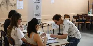 Segundo turno: mesmo quem não votou no dia 4 de outubro pode ir às urnas neste domingo Votação | Eleições 2026
